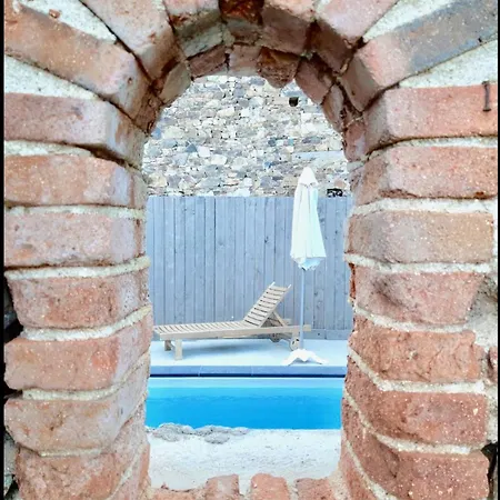 Apartmanhotel Au Bord De La Piscine Chauffee Et Privee Pour Vous Le Soir ! Cholet