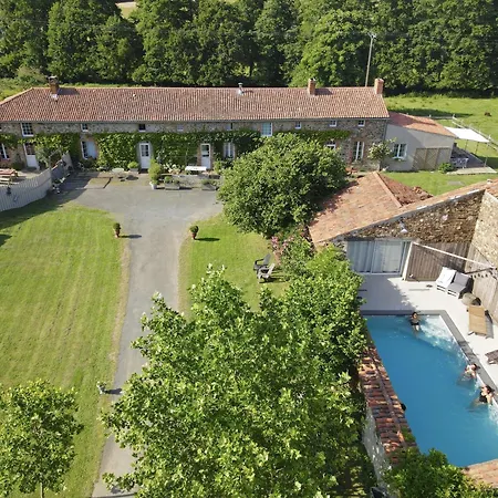 Au Bord De La Piscine Chauffee Et Privee Pour Vous Le Soir ! Aparthotel