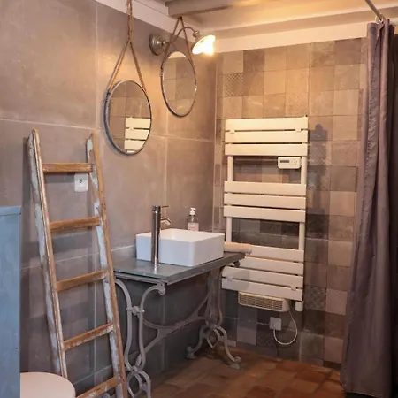 Au Bord De La Piscine Chauffee Et Privee Pour Vous Le Soir ! *