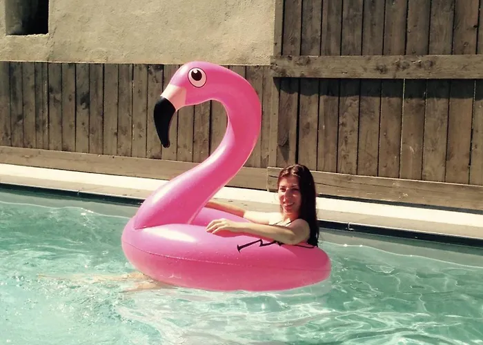 Ξενοδοχείο με διαμερίσματα Au Bord De La Piscine Chauffee Et Privee Pour Vous Le Soir ! *